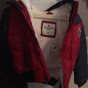 [BRAND NEW] a&f essentiel puffer jacket